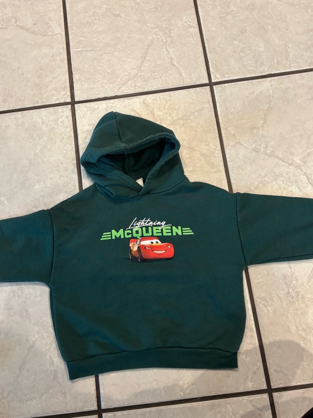 Disney Pixar CARS ZARA Lightning McQueen Green Kids Hoodie/sweatshirt 4t